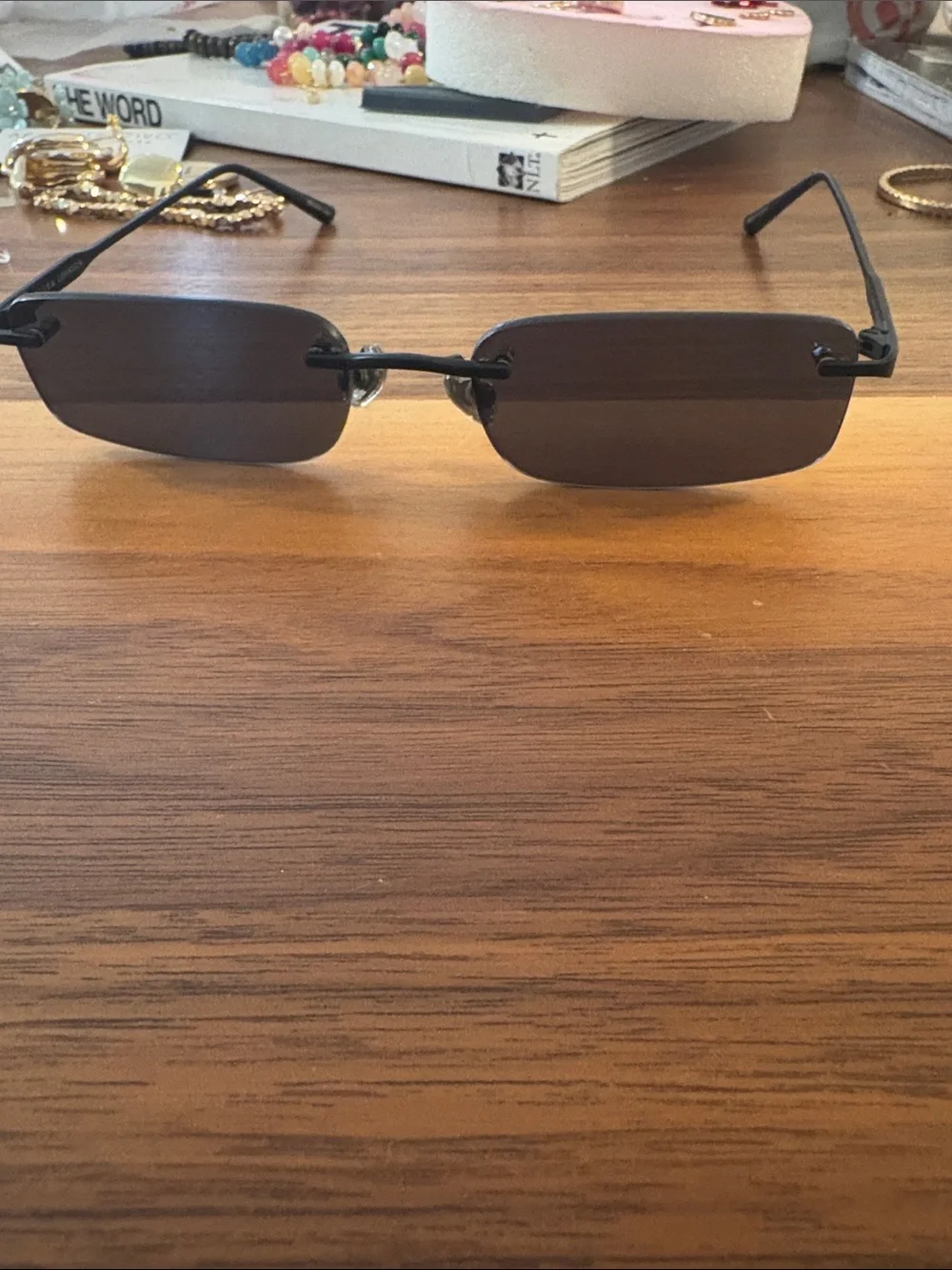Elisa Johnson Kendal sunglasses